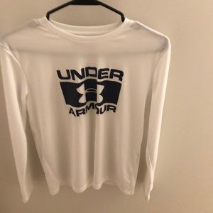Boys loose fit under armour/ dry fit material